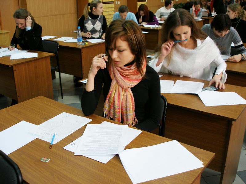 Оренбургские старшеклассники сдают пробные экзамены